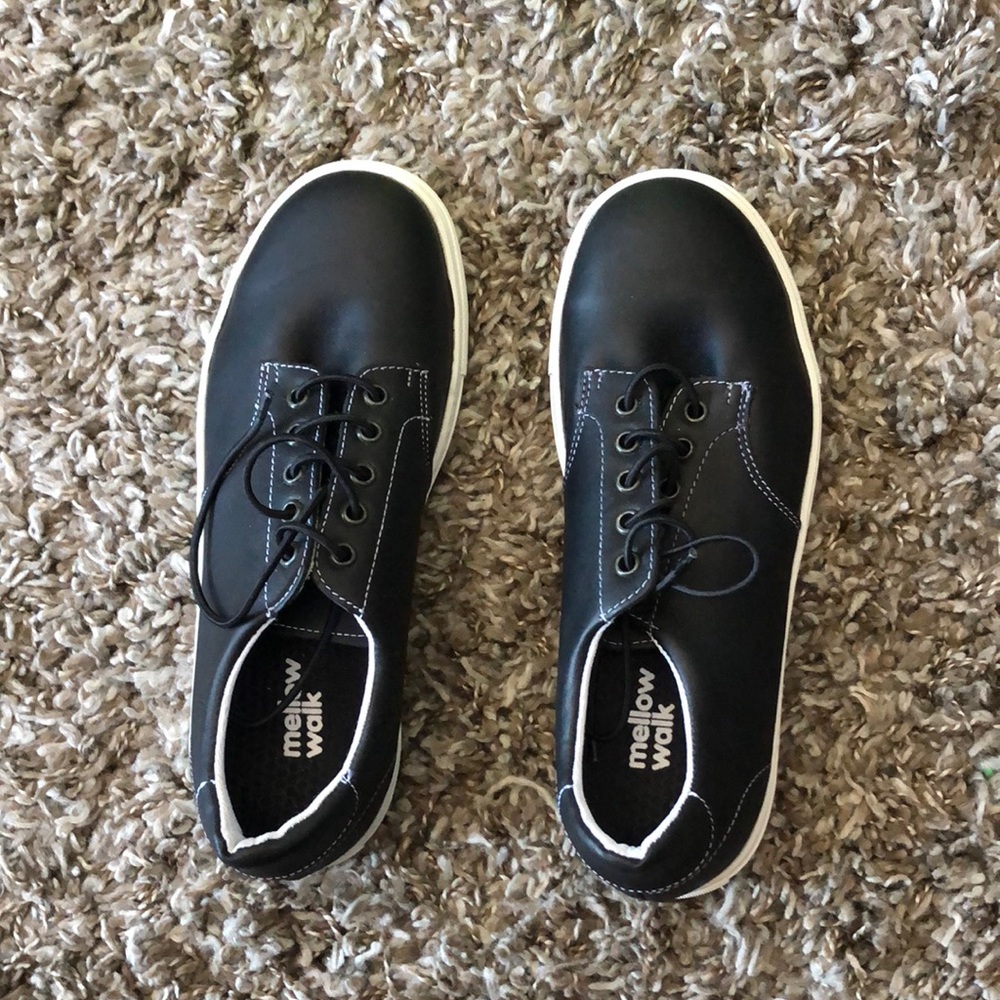 Mellow Walk Jessica Womens SD+ Sneaker steel toe New- Size 8E